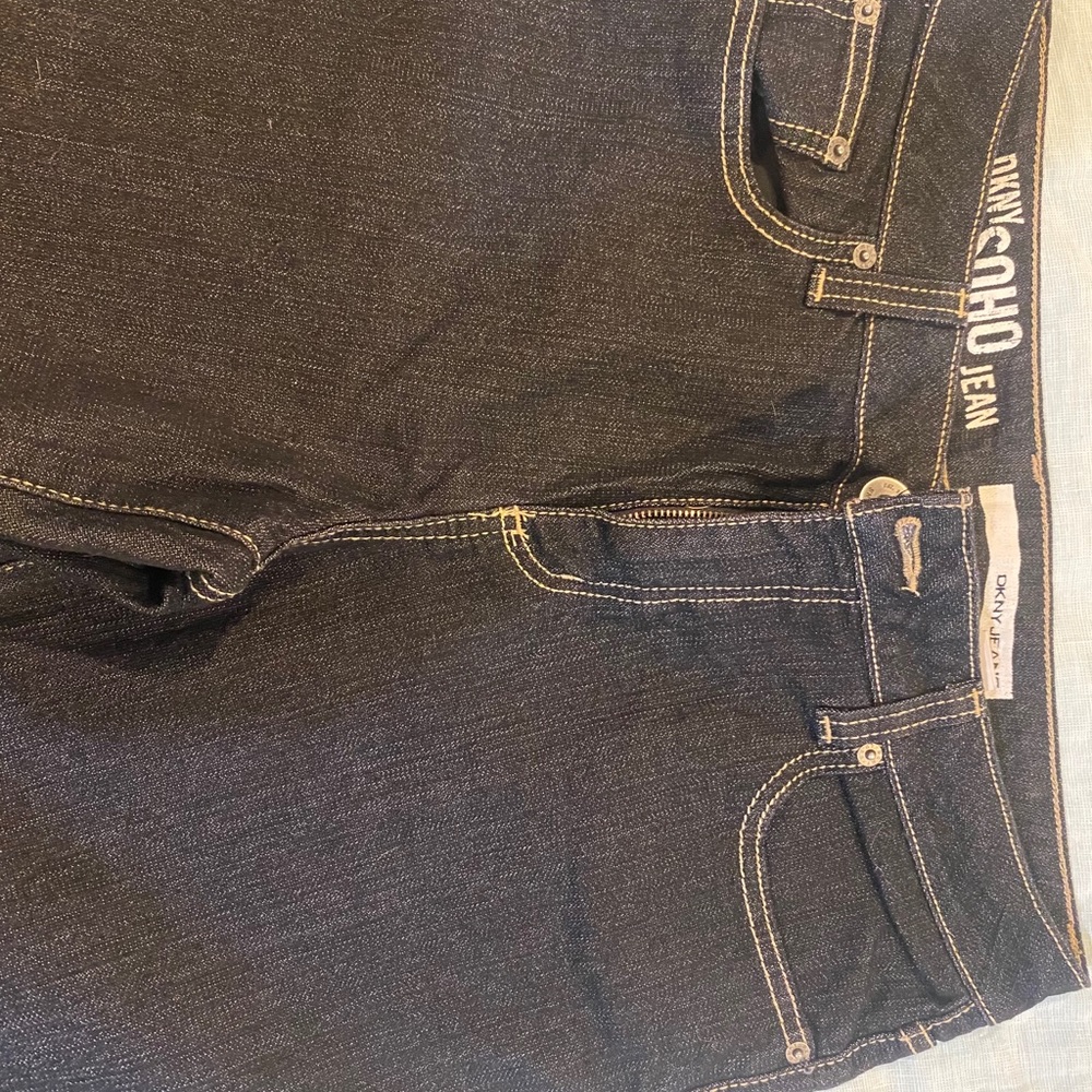 Gorgeous DKNY Soho Jeans - Picture 4 of 8